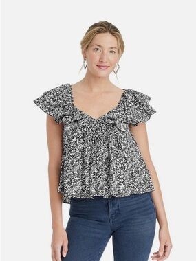 Universal Thread Black & White Floral Smocked Flutter Sleeve Top